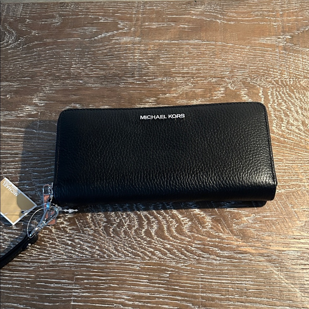 Michael Kors Black Pebbled Leather wallet